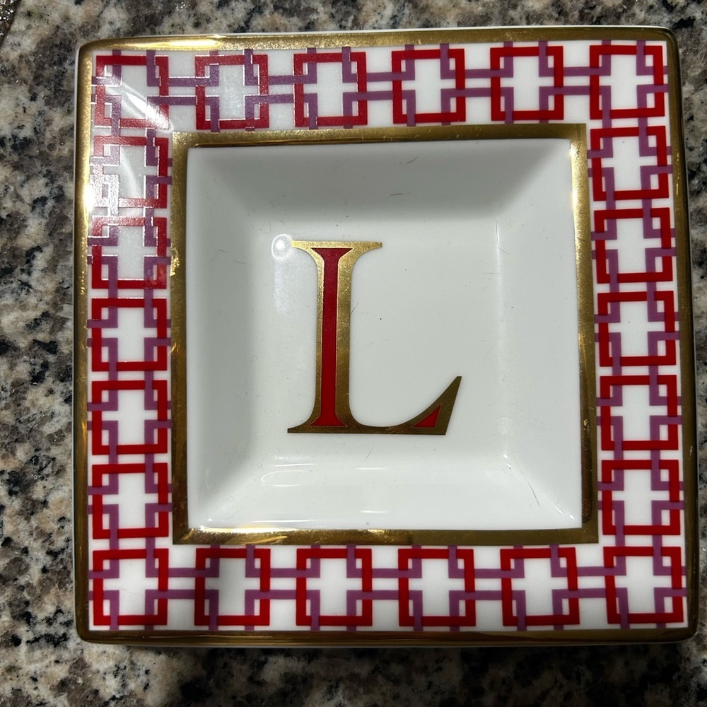 C. Wonder Red and Gold Accent Dish